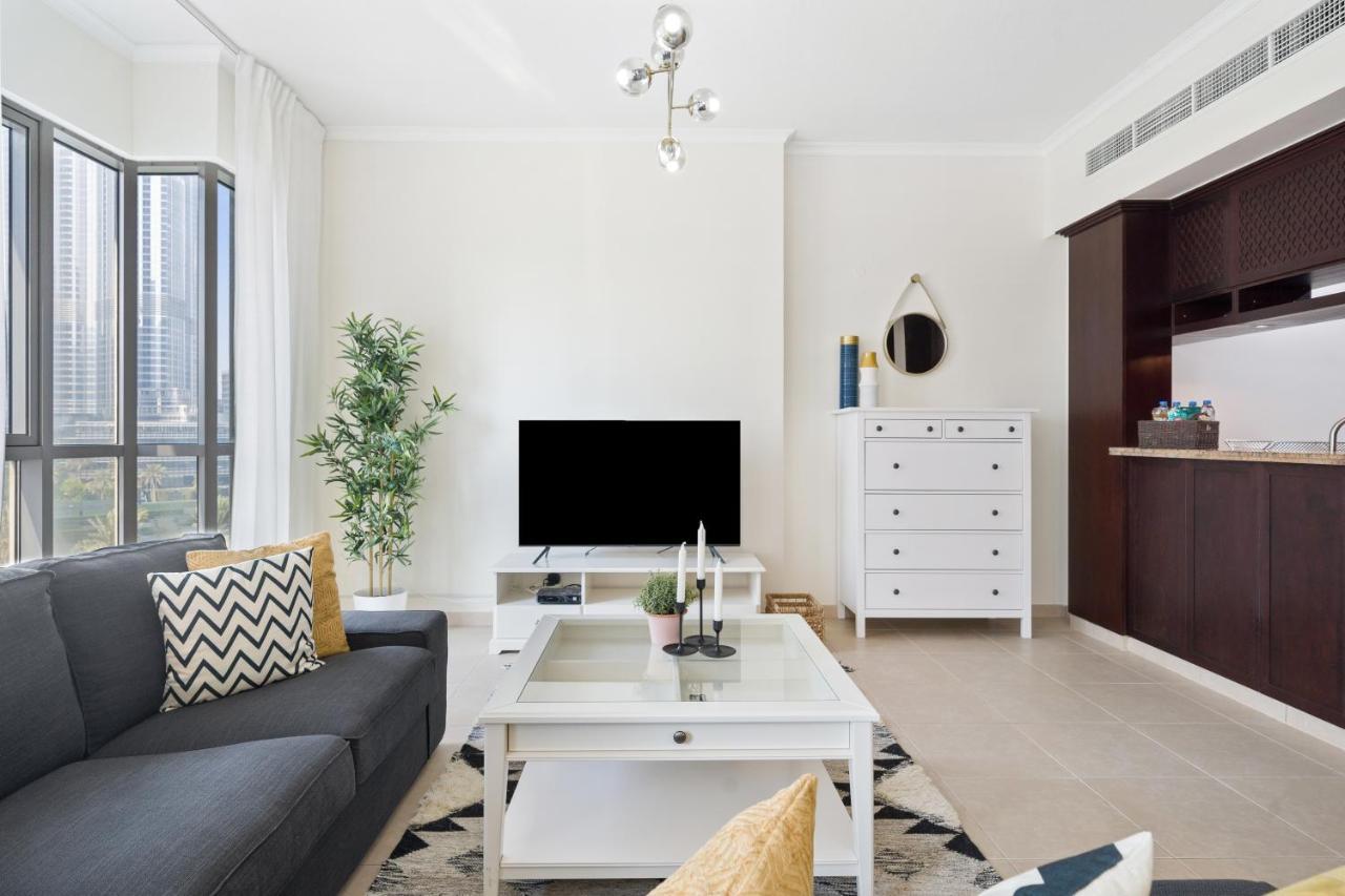 Stylish Apartment With Partial Burj Khalifa View Dubaj Zewnętrze zdjęcie