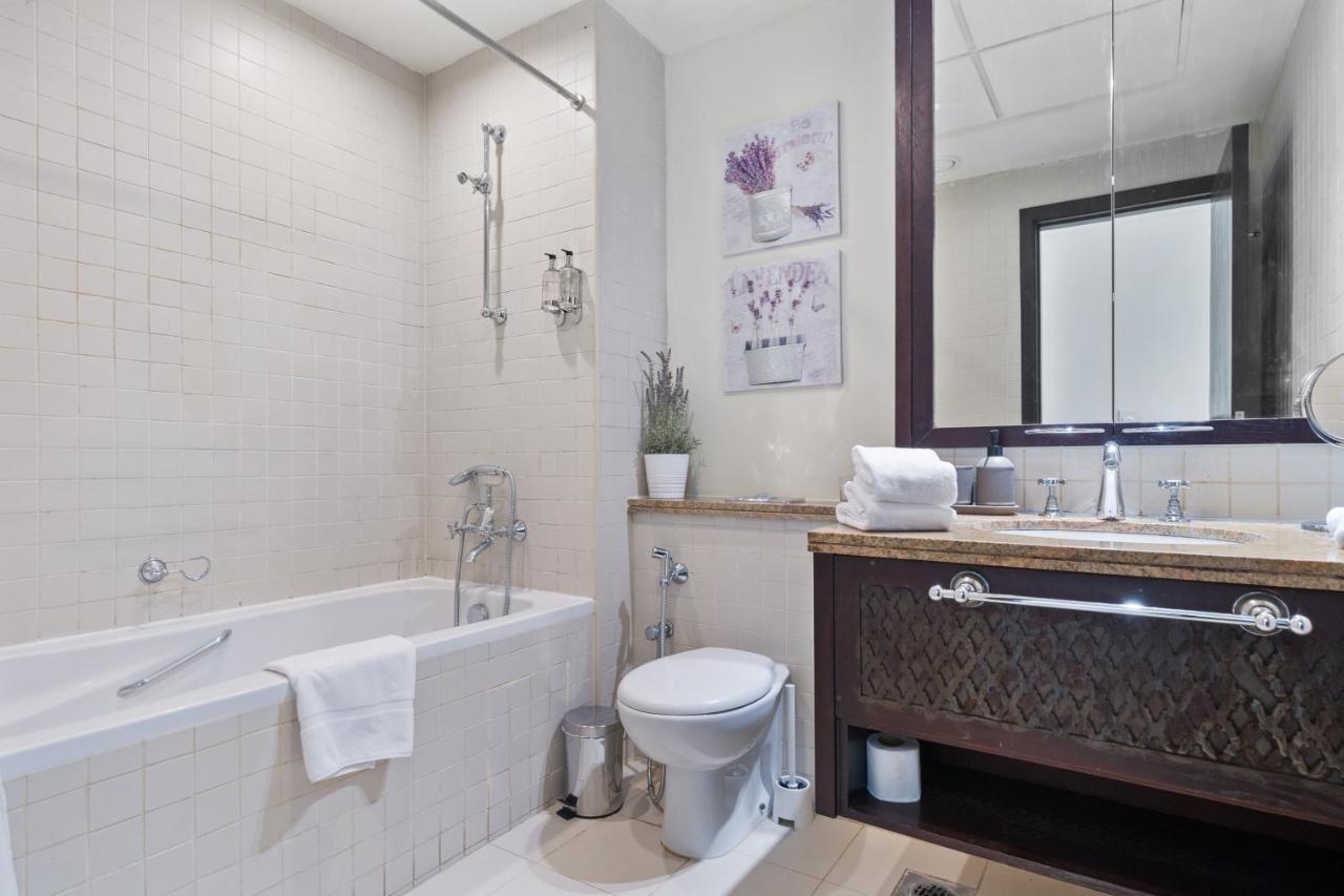 Stylish Apartment With Partial Burj Khalifa View Dubaj Zewnętrze zdjęcie