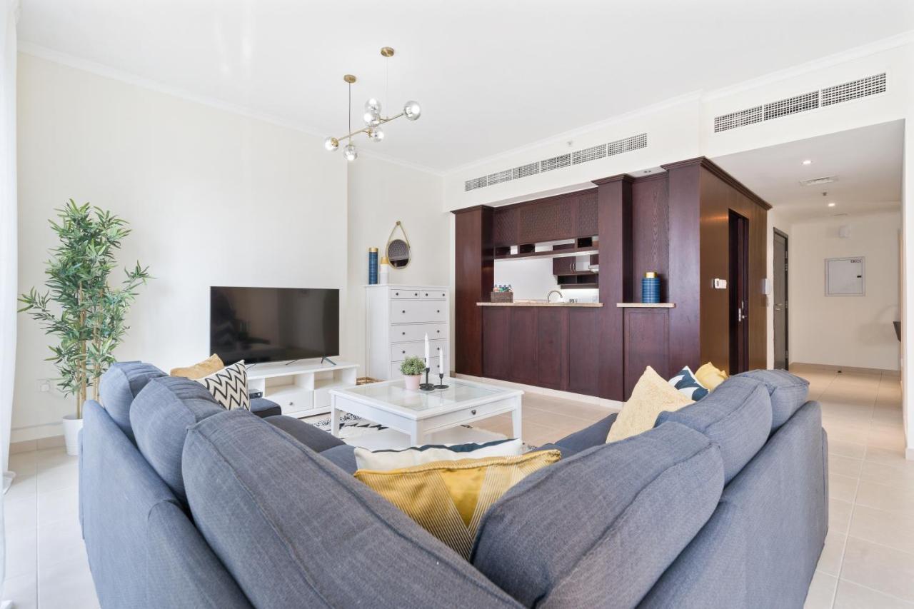 Stylish Apartment With Partial Burj Khalifa View Dubaj Zewnętrze zdjęcie