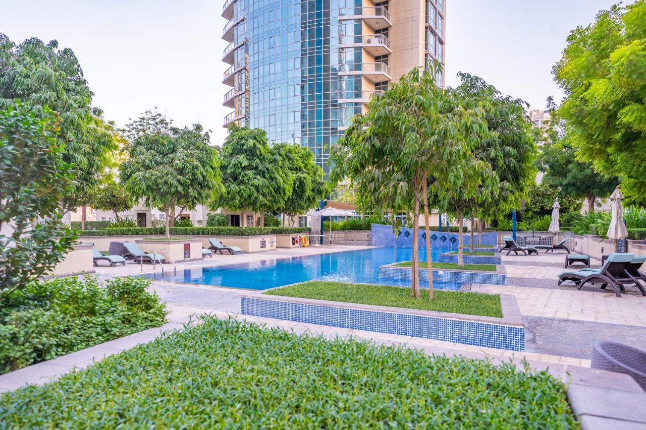 Stylish Apartment With Partial Burj Khalifa View Dubaj Zewnętrze zdjęcie